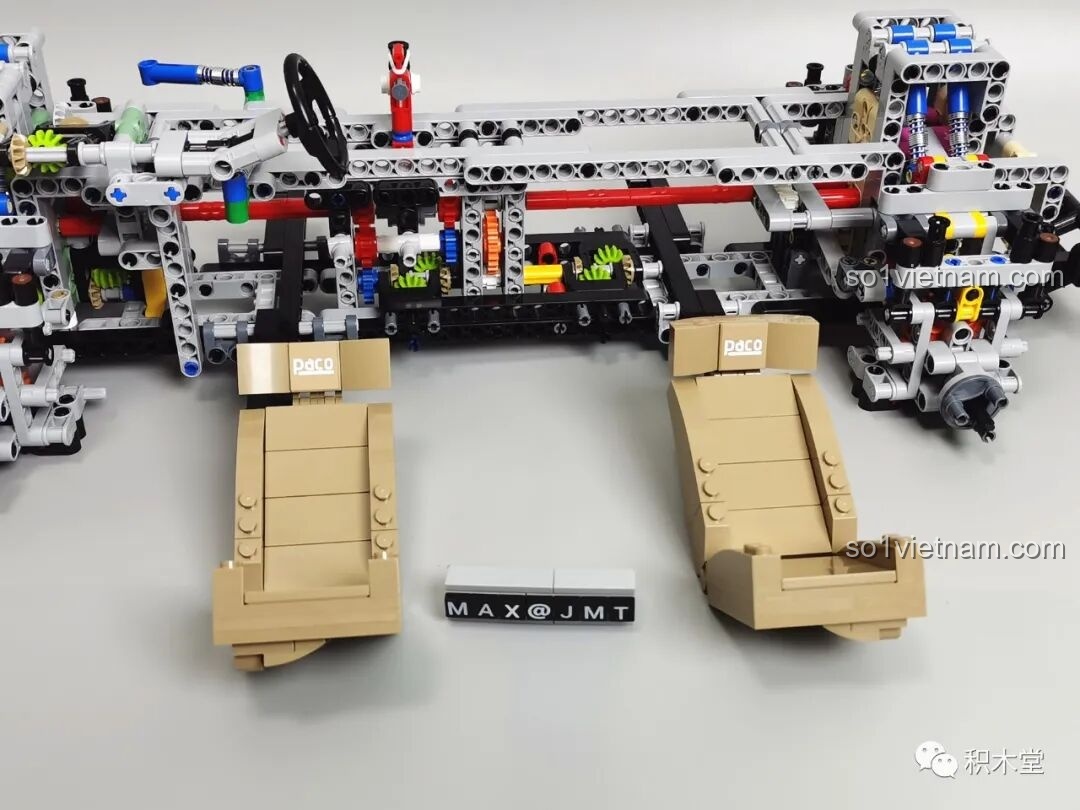 Các túi chi tiết số 6 và 7 của PanlosBrick 673101 Ford Bronco Xe Địa Hình, nằm trong túi lớn số 4, gây nhầm lẫn cho người lắp.