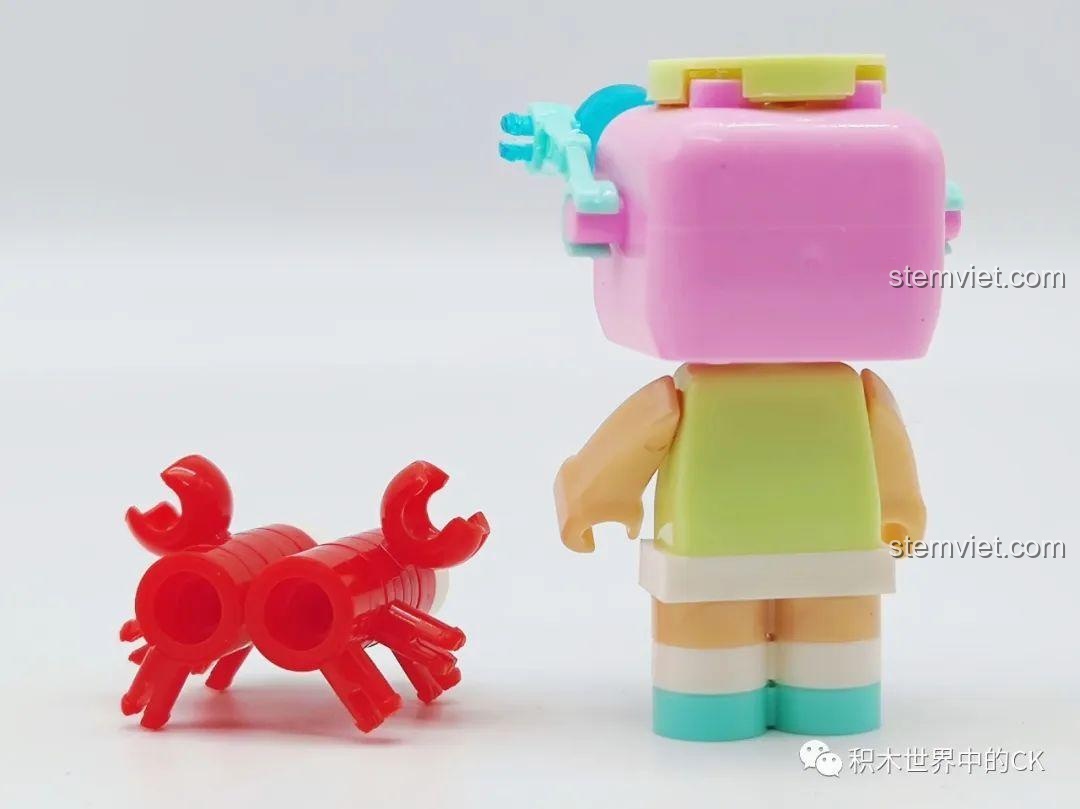 Mặt sau của minifigure Cự Giải (Cancer) trong bộ lắp ráp Figure 12 Chòm Sao KT8001.