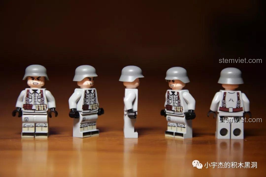 Đánh giá chi tiết các mặt của minifigure lính Đức mùa đông trong bộ SEMBO 101113-101120.