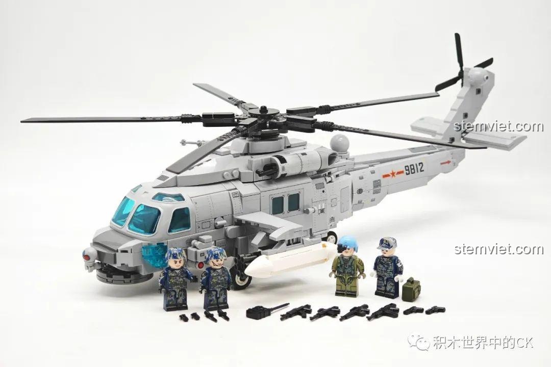 Toàn cảnh bộ đồ chơi lắp ghép SEMBO 202229 Mô hình trực thăng Z-20 hoàn chỉnh cùng 4 minifigure và phụ kiện.