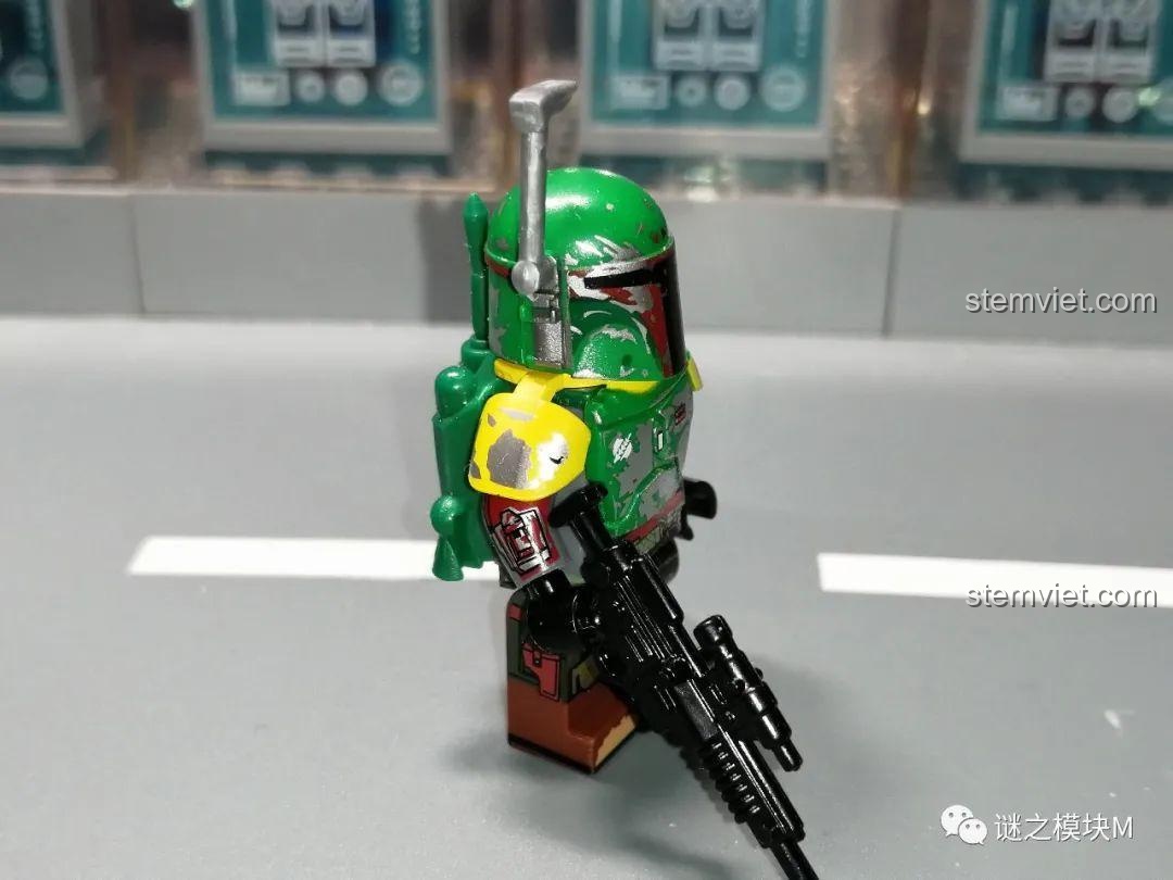 Đánh giá WM 6122 Minifigure Thợ Săn Tiền Thưởng: Boba Fett từ góc nhìn bên hông, thể hiện độ chi tiết.