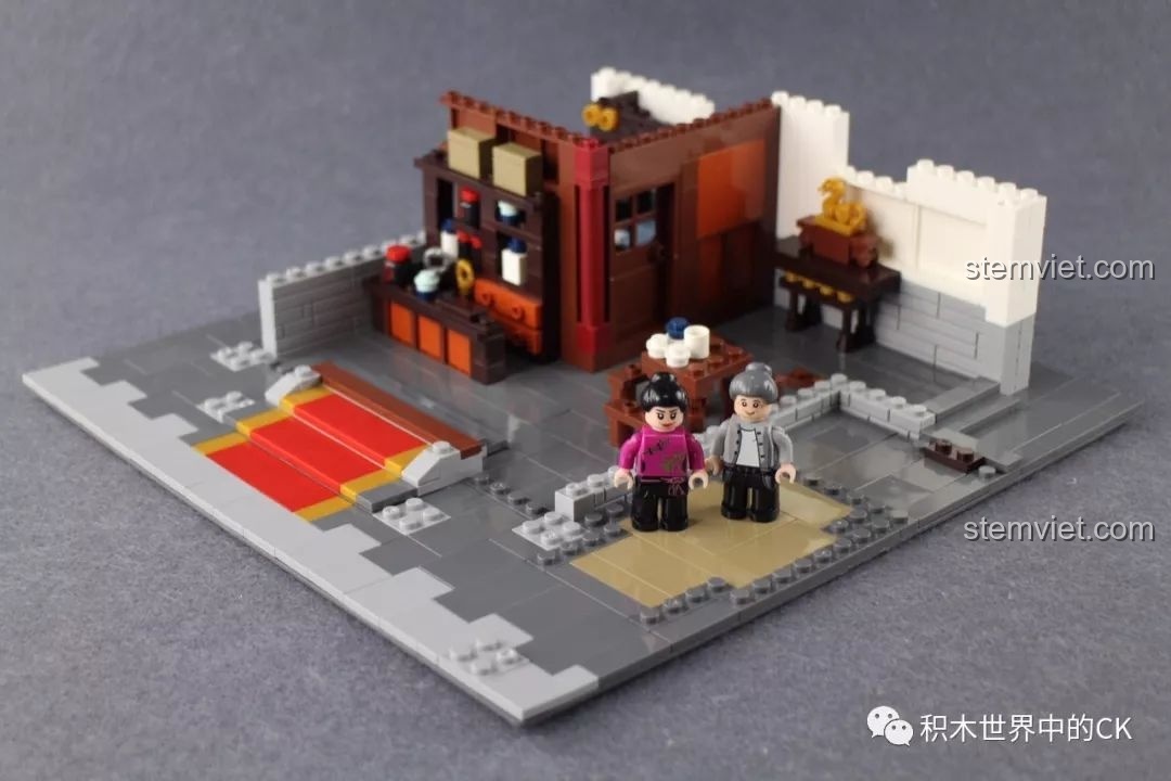 Nội thất tầng một của Vạn Phúc Khách Sạn đang dần hình thành, với quầy rượu và các chi tiết trang trí.