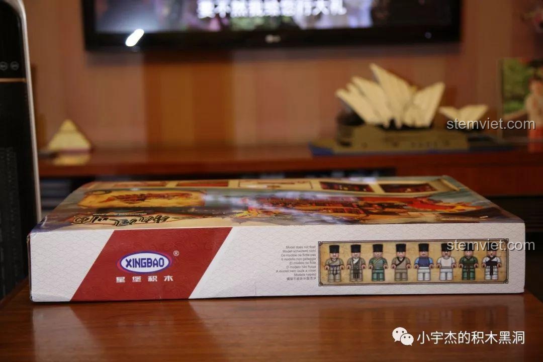Đánh giá XINGBAO 25002 Thuyền Rồng Cung Đình, mặt bên hộp với hình ảnh 8 nhân vật minifigure độc đáo.