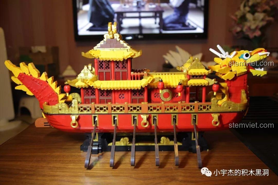 Đánh giá XINGBAO 25002 Thuyền Rồng Cung Đình, Thuyền Rồng Hoàng Gia nhìn từ góc bên.