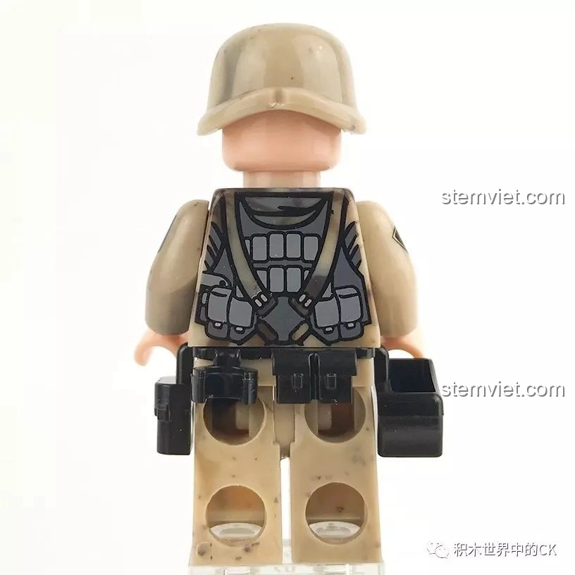 Mặt sau minifigure Lính thông tin XINGBAO XB-06008 Xe mô tô quân sự, chi tiết in ấn, đánh giá XINGBAO XB-06008 Xe mô tô dã chiến.