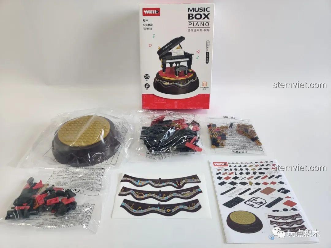 Bên trong hộp đồ chơi mô hình WOMA C0360 Piano bao gồm các túi mảnh ghép, đế nhạc, sticker và sách hướng dẫn.