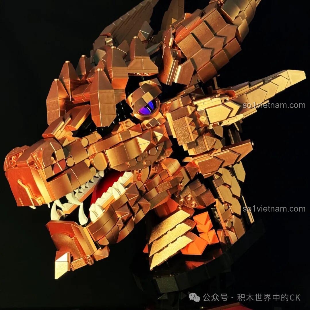 Mô hình LiNoos LN1011 Đầu Rồng Vàng Huyền Thoại đã hoàn thiện, nhìn từ góc nghiêng động, tạo cảm giác chuyển động.