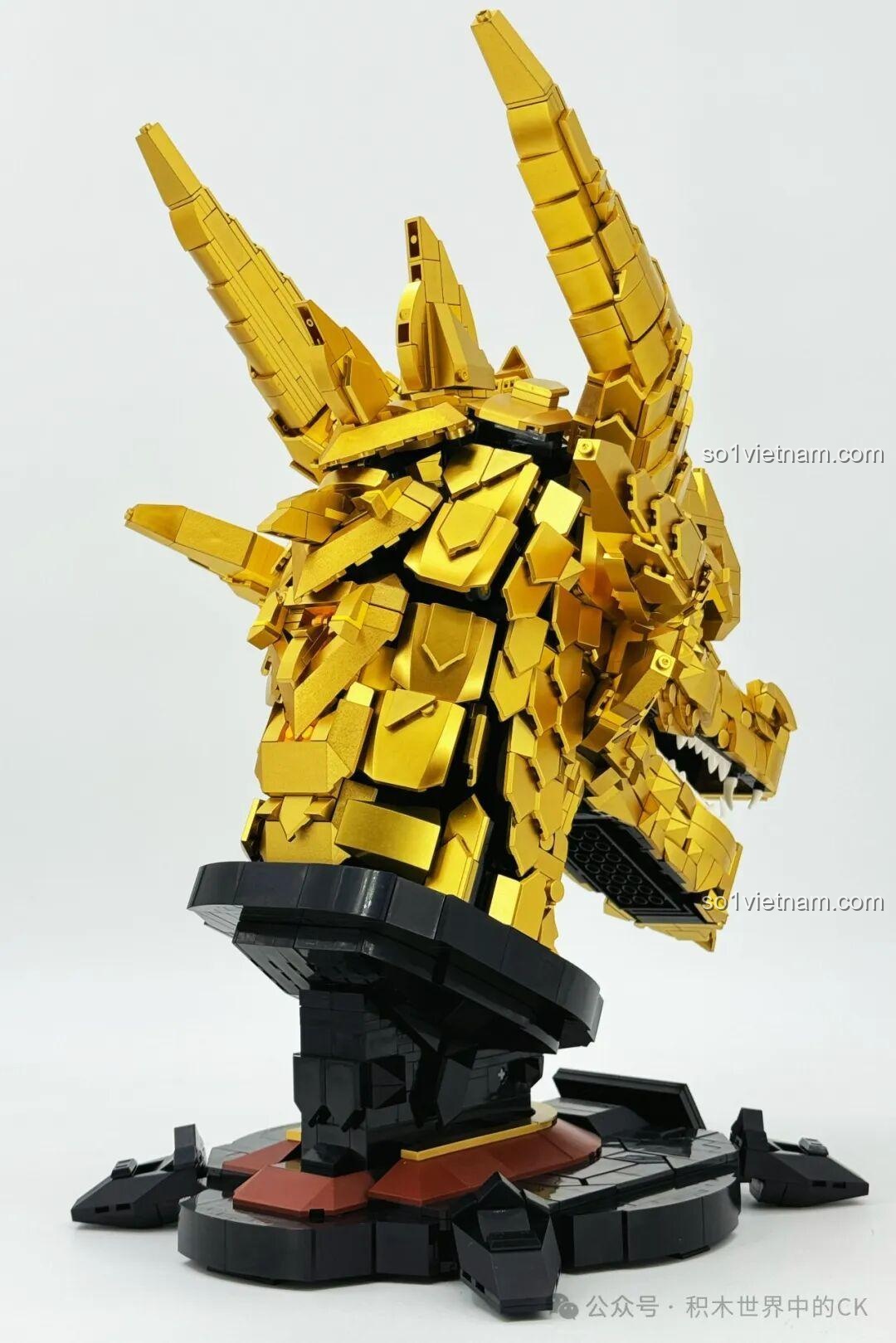 Mô hình LiNoos LN1011 Đầu Rồng Vàng Huyền Thoại đã hoàn thiện, nhìn từ góc nghiêng động, thể hiện sự sống động.