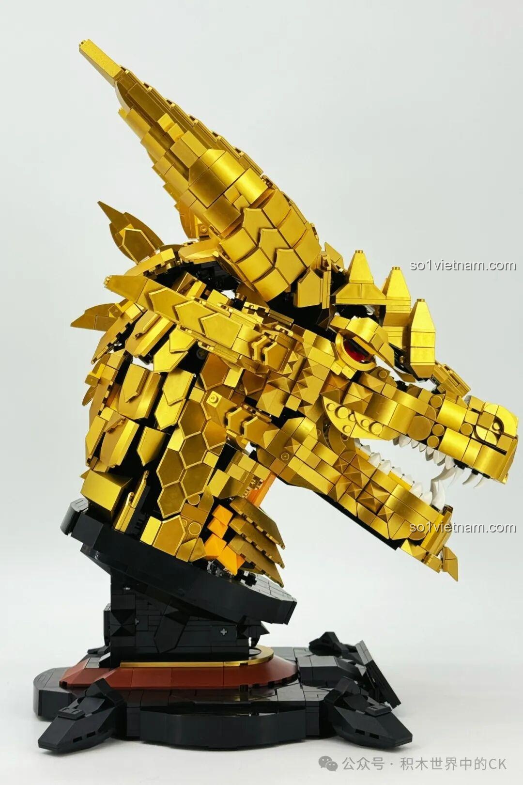 Cận cảnh mô hình LiNoos LN1011 Đầu Rồng Vàng Huyền Thoại đã hoàn thiện, nhìn chính diện, tập trung vào các chi tiết mặt rồng.