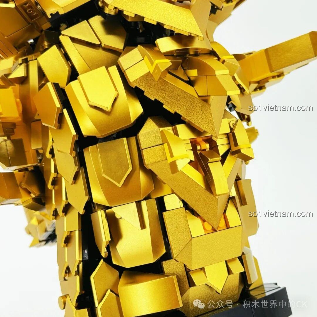 Mô hình LiNoos LN1011 Đầu Rồng Vàng Huyền Thoại đã hoàn thiện, nhìn từ góc chính diện hơi nghiêng, tôn lên vẻ uy nghi.