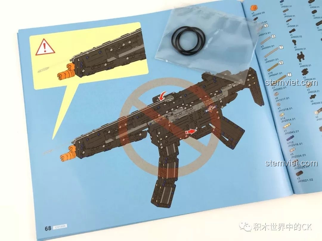 Dây chun đi kèm trong bộ đồ chơi mô hình Khẩu súng tiểu liên MP5 C81006 chất lượng cao.