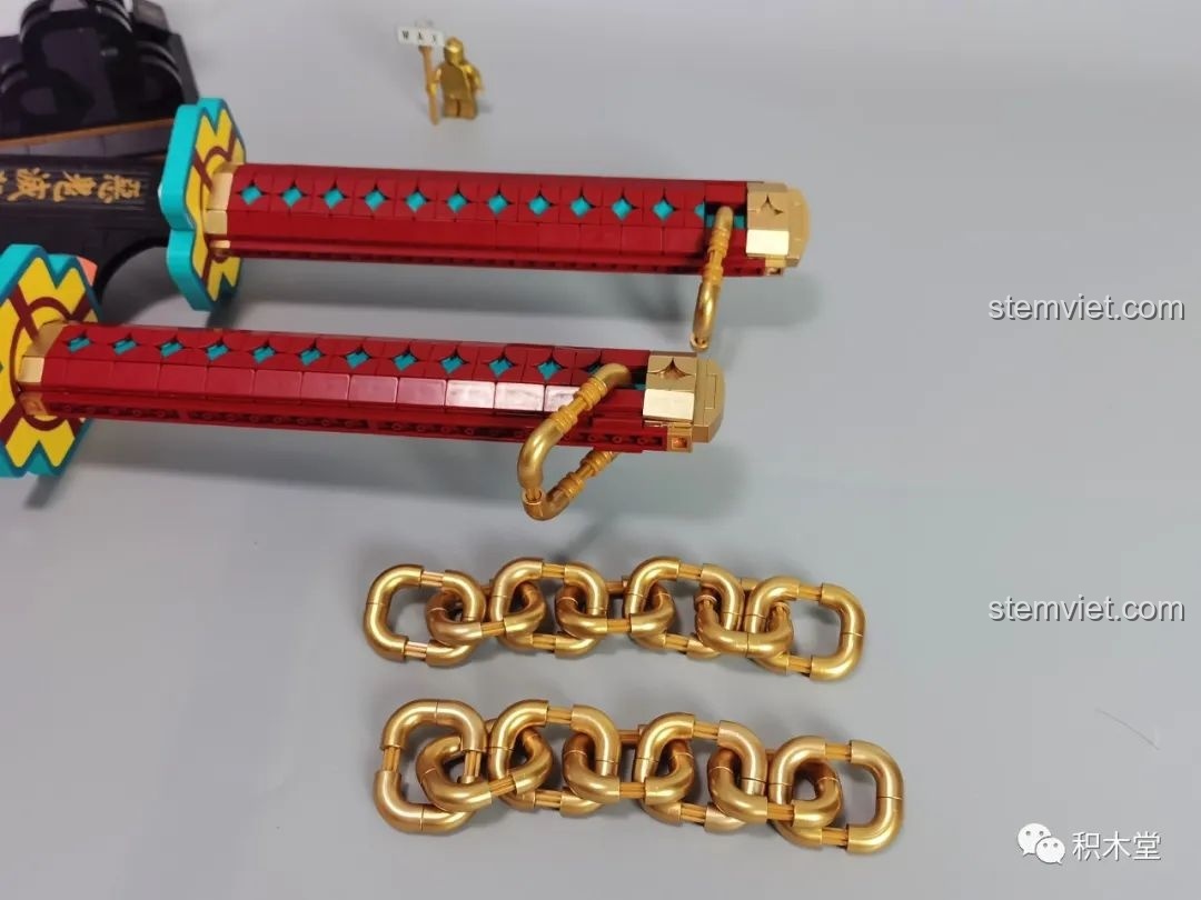 Dây xích vàng đã được lắp ráp xong từ các mảnh ghép của bộ DK 1507.