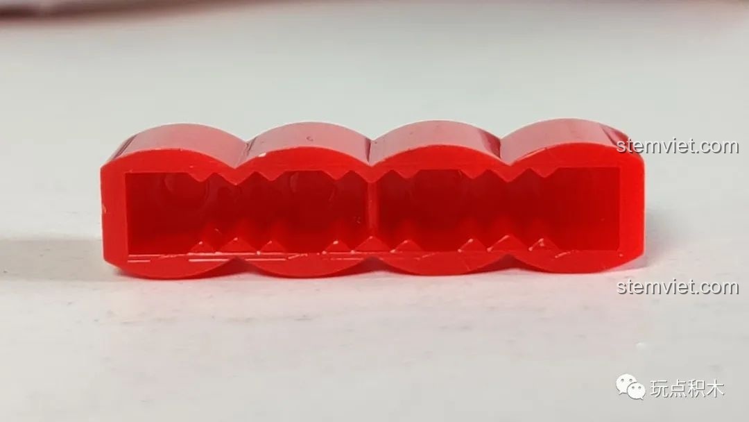 Phần đế của hộp nhạc Cây Phát Tài đã hoàn thiện.