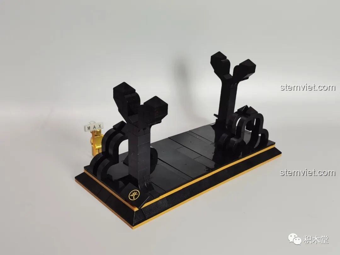 Phần đế trưng bày của bộ lắp ráp DK 1507 Song Đao Nichirin đã hoàn thành.