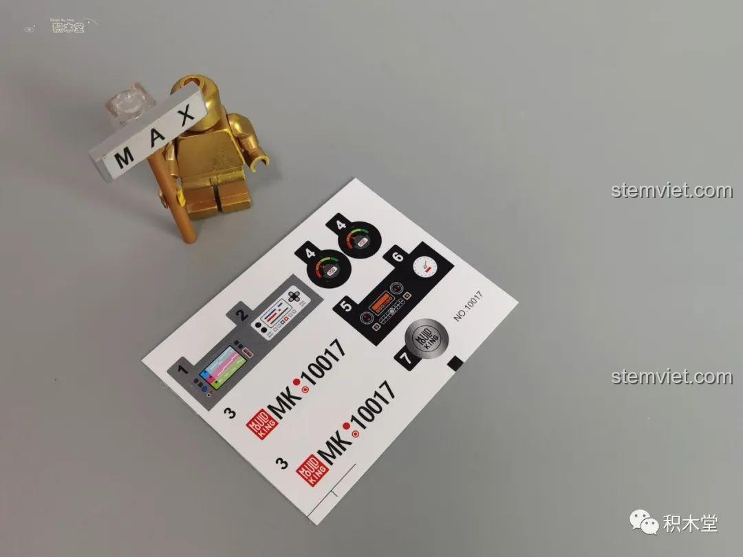 Tấm decal bạc chất lượng cao với các chi tiết bảng điều khiển và biển số xe cho Mould King 10017.