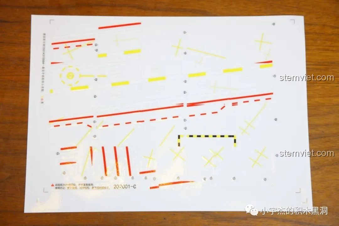 Tờ decal chuyển nhiệt thứ ba của bộ lắp ráp Hàng Không Mẫu Hạm Sơn Đông SEMBO 202001.