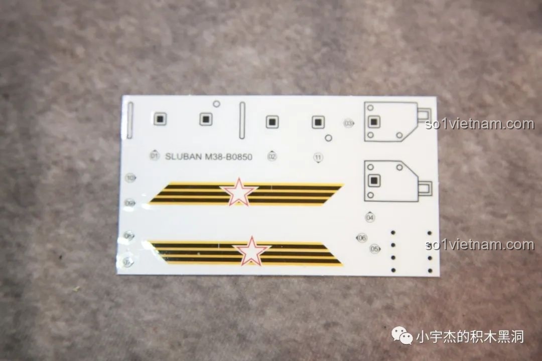 Tấm decal dán chuyển (transfer sticker) chất lượng cao đi kèm bộ lắp ráp xe tăng T-14 Armata Sluban M38-B0850.