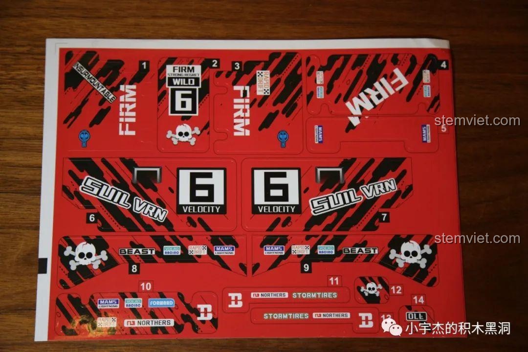 Tấm decal dán cho bộ lắp ráp Happy Build XQ1212D Xe Tải Quái Vật với nhiều họa tiết trang trí đậm chất xe đua địa hình.