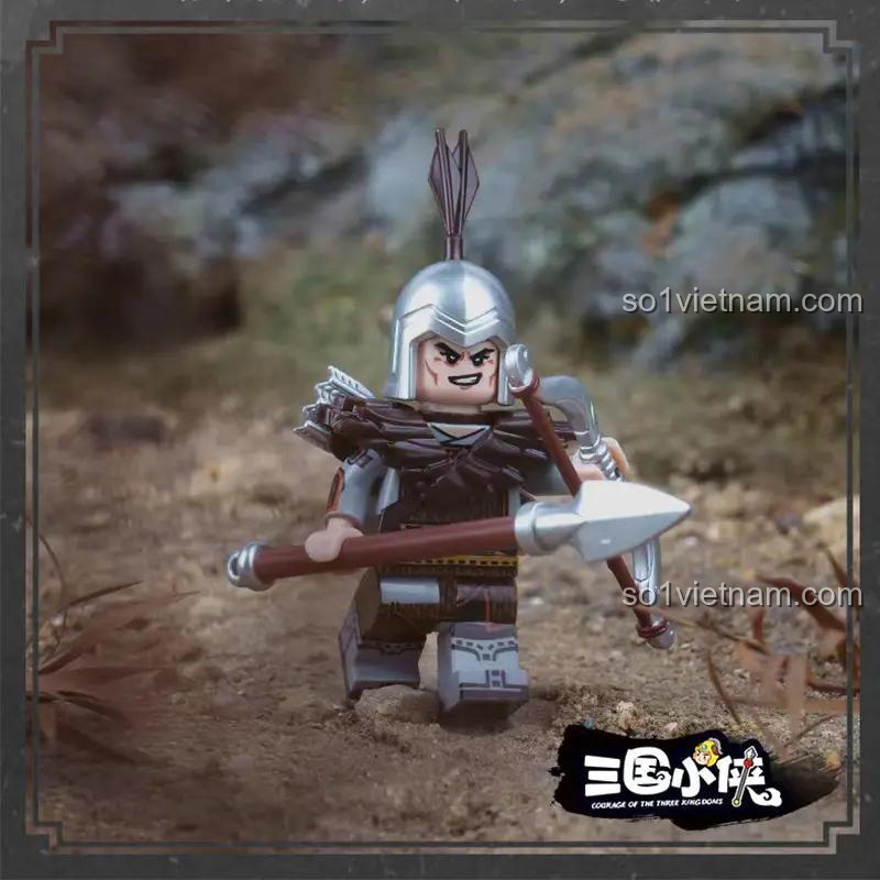 Poster dòng đồ chơi mô hình Tam Quốc Tiểu Hiệp của Decool, bao gồm minifigure Bạch Mã Nghĩa Tòng 20337 cho bé trai 6 tuổi.