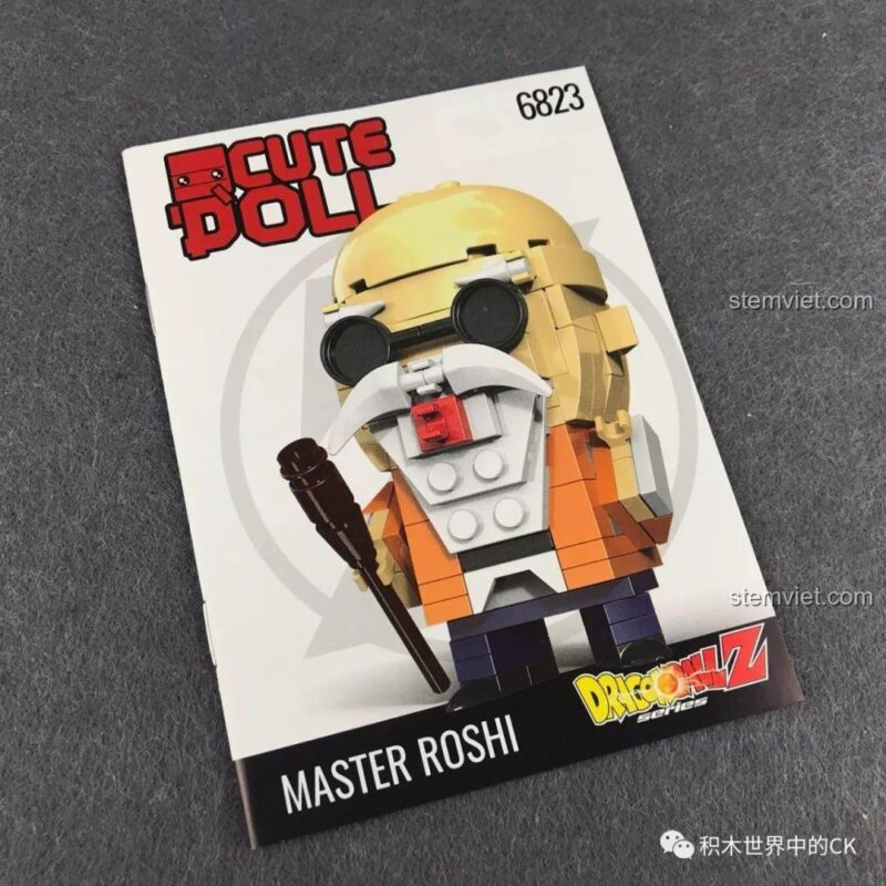 Bìa sách hướng dẫn lắp ráp của bộ xếp hình Decool 6823 Master Roshi, thể hiện rõ hình ảnh nhân vật.