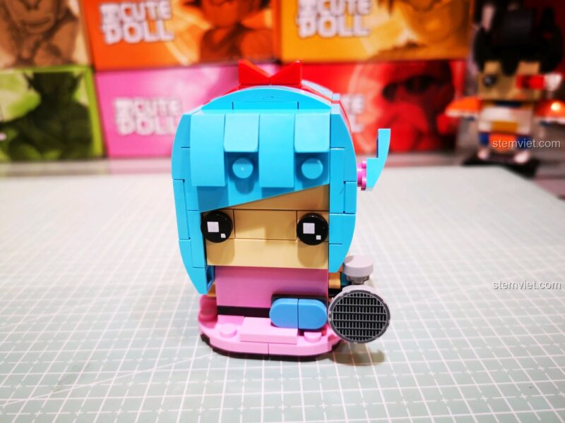 Lắp ráp phần tóc màu xanh lơ của mô hình Bulma 6826.