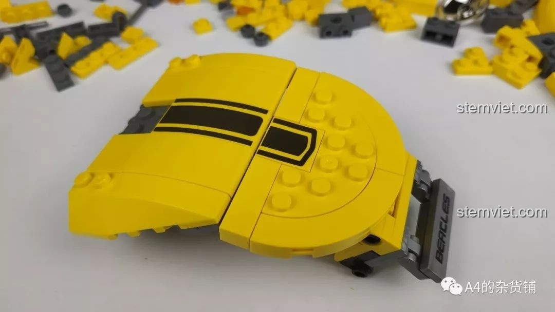 Chi tiết đèn hậu của xe Volkswagen Beetle từ bộ Panlos Brick 621019, thiết kế nhỏ gọn và chân thực, tăng tính thẩm mỹ cho mô hình.