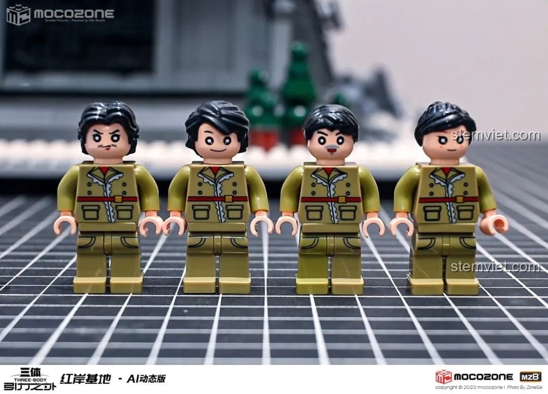 Hệ thống đèn LED bên trong mô hình Hồng Ngạn Cơ Địa (Red Coast Base) Tam Thể được bật sáng.