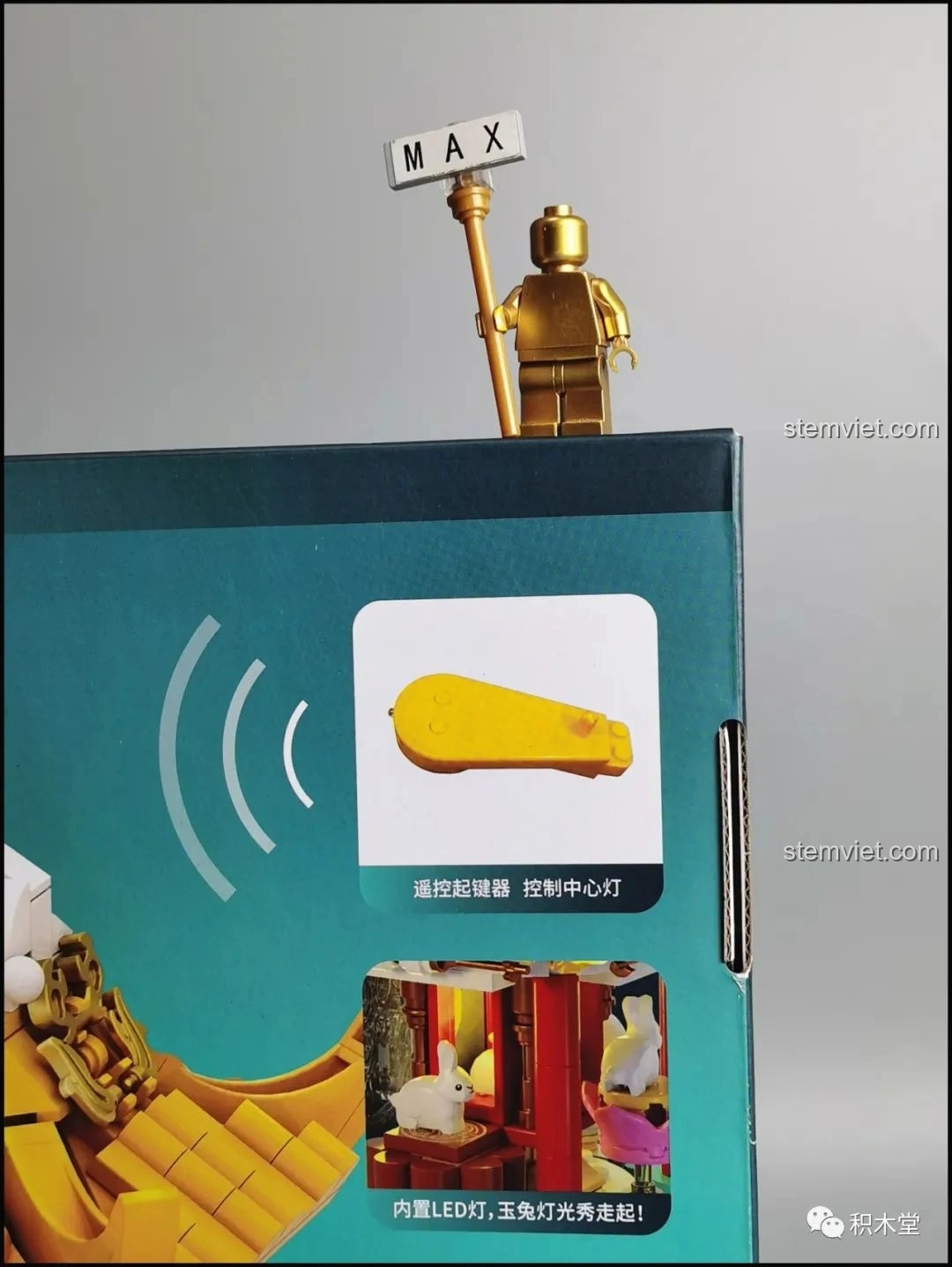 Chi tiết trên hộp Đèn Lồng Thỏ Ngọc Trung Thu Pantasy 18008 cho thấy tính năng đèn LED và điều khiển từ xa.