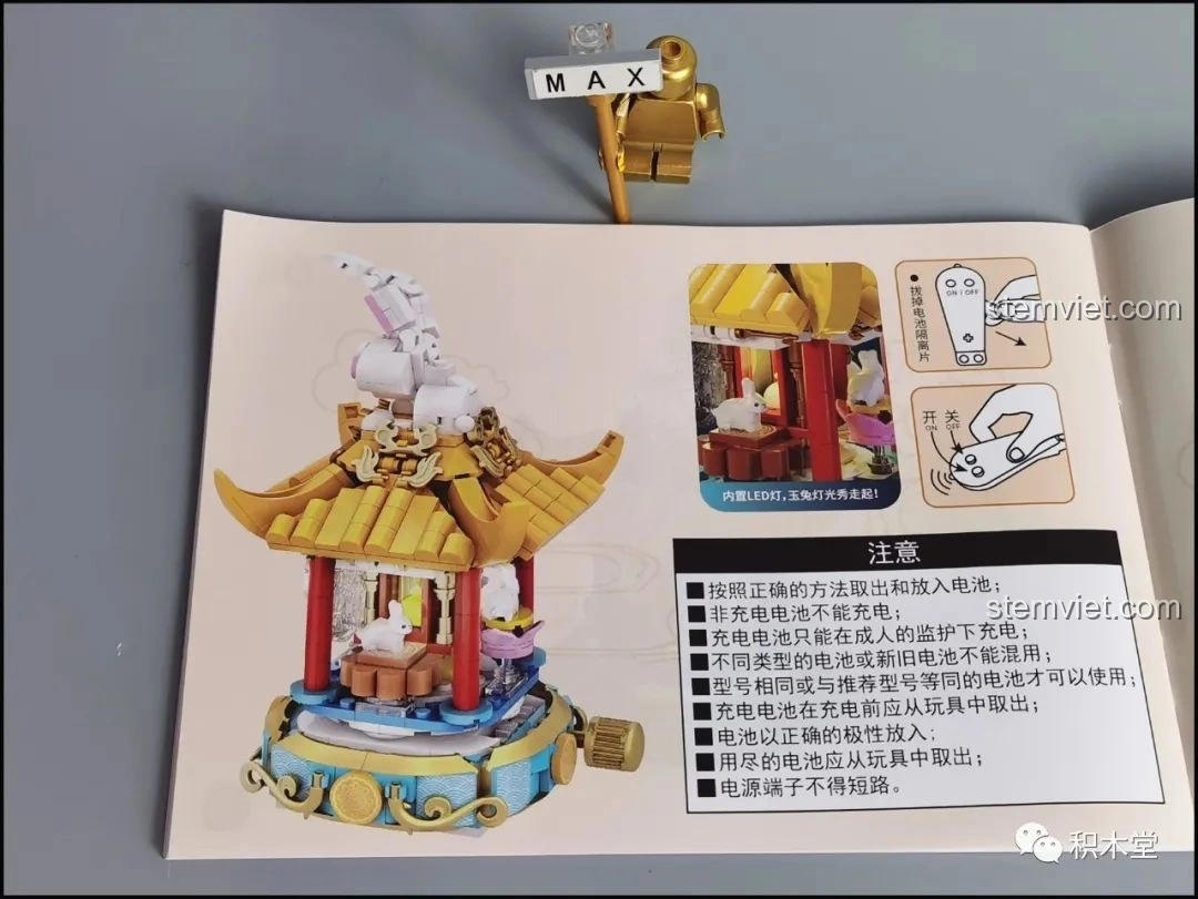 Trang cuối sách hướng dẫn của bộ Đèn Lồng Thỏ Ngọc Trung Thu Pantasy 18008 với hướng dẫn sử dụng đèn LED.