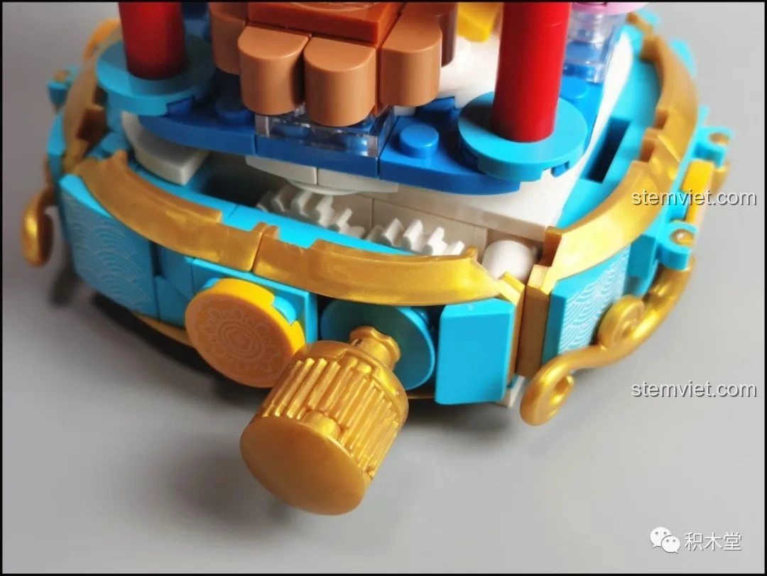 Mô hình Đèn Lồng Thỏ Ngọc Trung Thu Pantasy 18008 được lắp thêm động cơ M-Motor để tự động xoay.