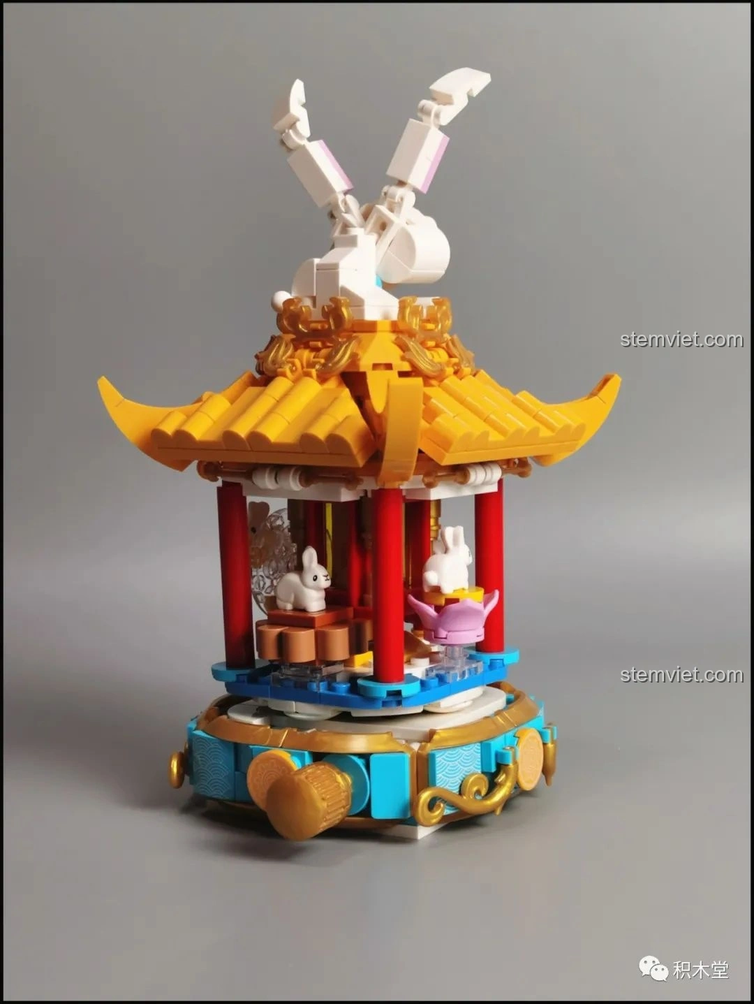 Mô hình Đèn Lồng Thỏ Ngọc Trung Thu Pantasy 18008 đã hoàn thành, nhìn từ góc xoay.