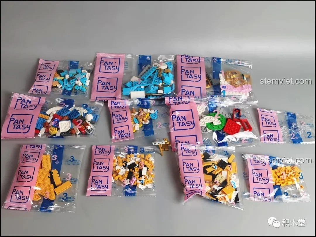 Các túi chi tiết được đánh số 1, 2, 3 của bộ lắp ráp Đèn Lồng Thỏ Ngọc Trung Thu Pantasy 18008, giúp phân loại dễ dàng.