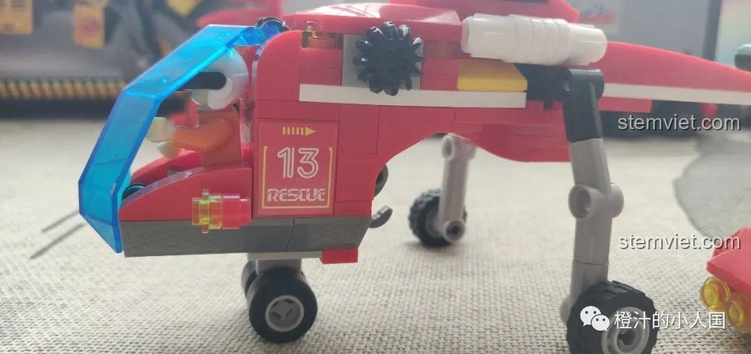 Đánh giá điểm yếu về thiết kế của buồng lái trong bộ lắp ráp CAYI 2603, dễ bị bung.