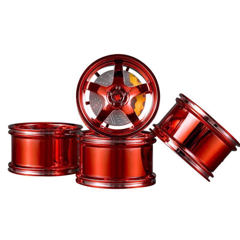 Bộ 4 mâm xe độ Technic DIY-WH-01 màu đỏ kim loại, một chiếc có kẹp phanh màu vàng nổi bật. Phụ kiện lắp ráp dành cho con trai 14 tuổi, giá tốt.