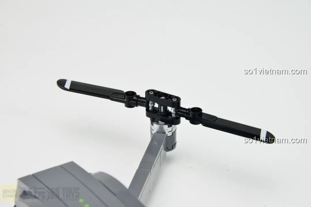 Cận cảnh cánh quạt của mô hình lắp ráp DJI Mavic Pro 32008 có thể xoay tự do và mượt mà.