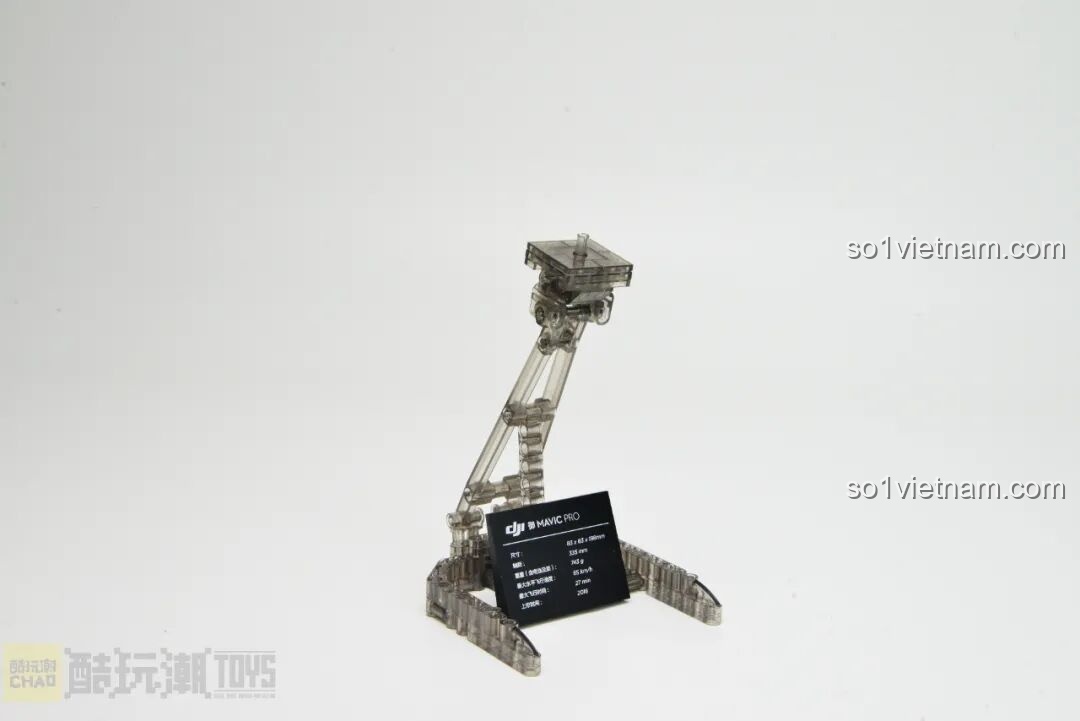 Chân đế trưng bày trong suốt của mô hình lắp ráp DJI Mavic Pro 32008 với tấm thông số kỹ thuật.
