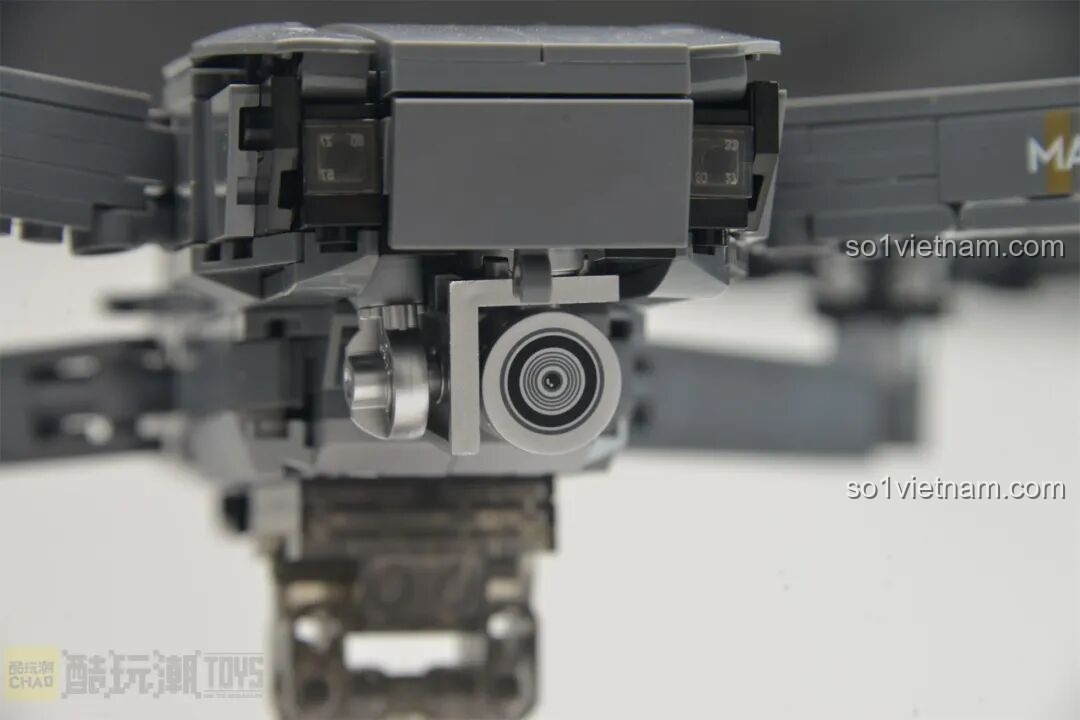 Cận cảnh cụm camera của mô hình lắp ráp DJI Mavic Pro 32008, có thể điều chỉnh góc xoay.