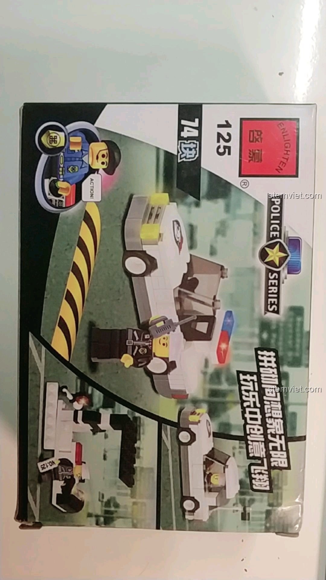 Mặt sau của hộp đồ chơi lắp ghép Xe Cảnh Sát Cổ Điển cho trẻ 6+ hiển thị các góc độ khác nhau của mô hình.