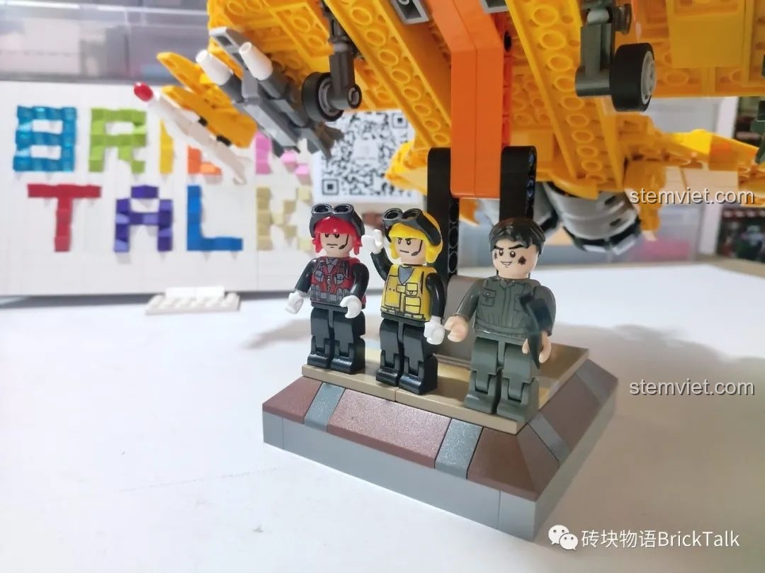 Hướng dẫn lắp ráp đế trưng bày cho đồ chơi lắp ráp Máy bay chiến đấu J-15 CAYI 2266, bước 13-16.