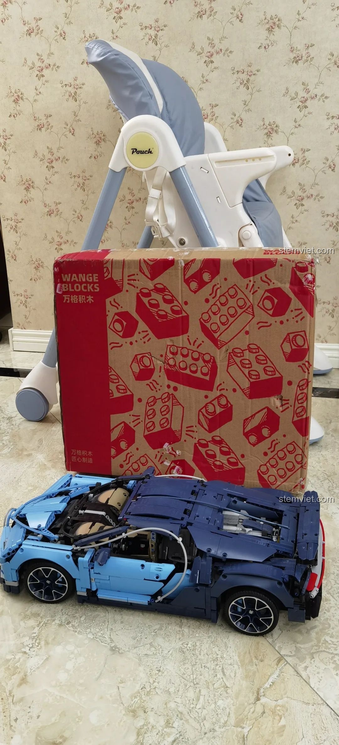 Hộp carton bên ngoài của đồ chơi lắp ráp WANGE 6215 London Eye, cho thấy kích thước lớn và đóng gói chắc chắn.