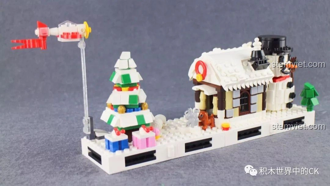 Mô hình bộ lắp ráp Winner 5034 Giáng Sinh Trắng 4 trong 1 sau khi hoàn thành, ở dạng chữ L.