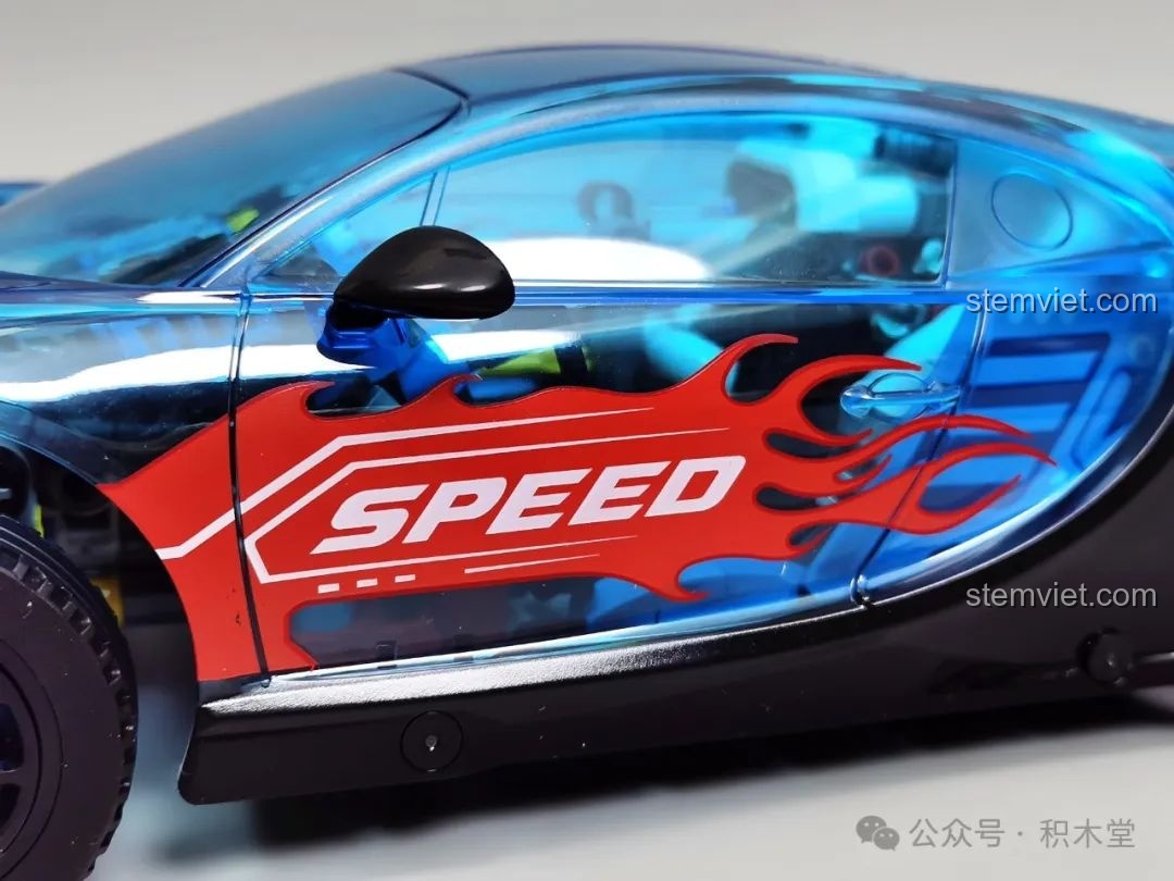 Ảnh 36 của bộ lắp ráp JAKI JK8808 Siêu Xe Khái Niệm Phantom, chi tiết đèn hậu. Đây là một bộ đồ chơi Mô hình siêu xe JK 8808 đáng tiền.