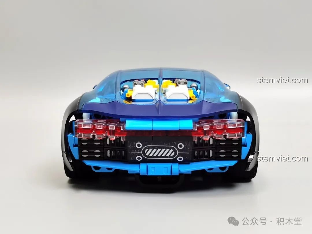 Ảnh 30 của bộ lắp ráp JAKI JK8808 Siêu Xe Khái Niệm Phantom, thành phẩm nhìn từ trên. Đây là một bộ đồ chơi Mô hình siêu xe JK 8808 đáng tiền.