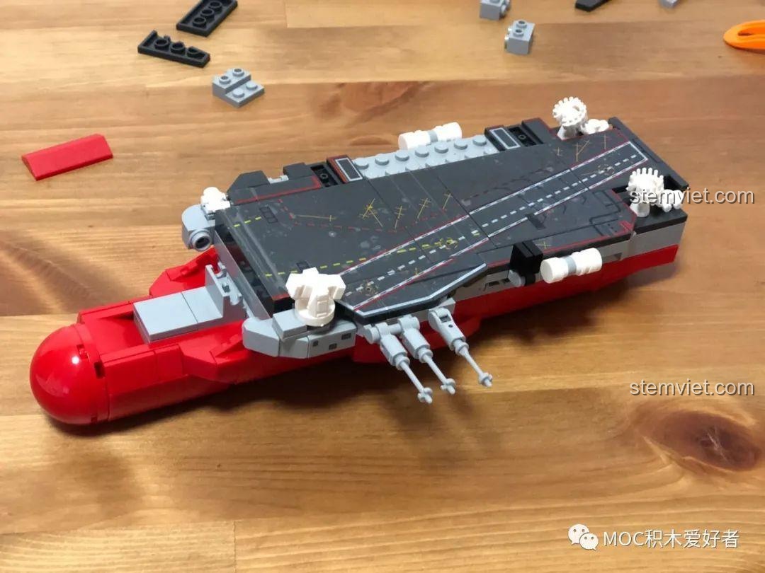 Mô hình Tàu sân bay Sơn Đông SEMBO hoàn chỉnh, một mô hình ấn tượng và chi tiết, rất đáng để sưu tầm cho bé trai.