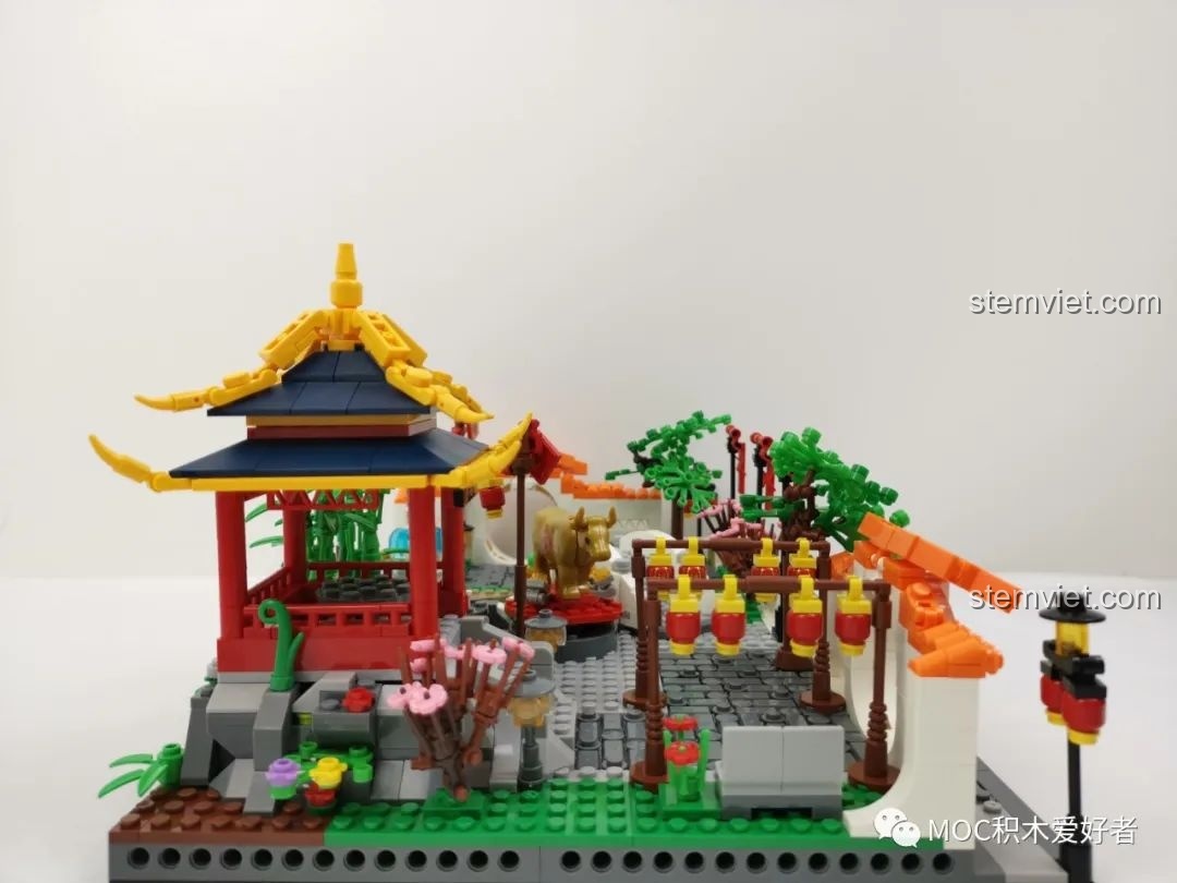 Góc nhìn từ đình nghỉ trong bộ đồ chơi xây dựng Khung cảnh du xuân cho con gái 6+, khung cảnh yên bình.