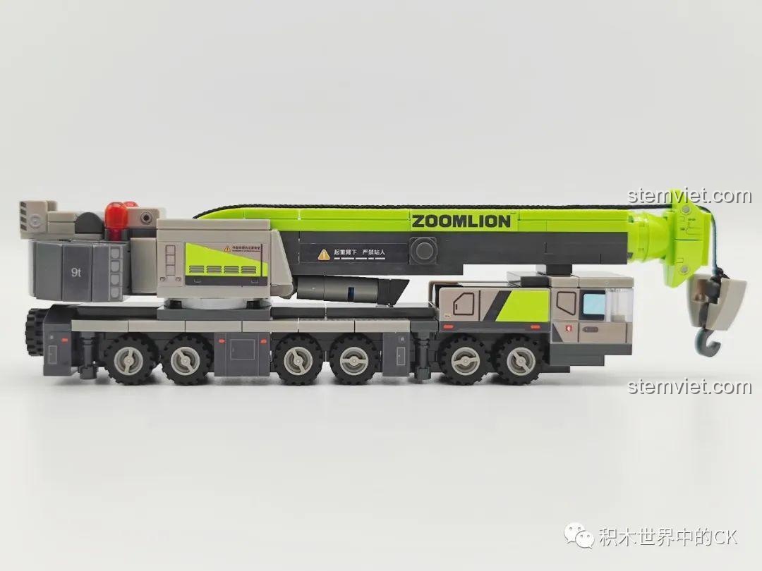 Chi tiết đối trọng phía sau xe cẩu SEMBO 705101 Zoomlion, giúp xe giữ thăng bằng khi nâng vật nặng, tăng tính ổn định.