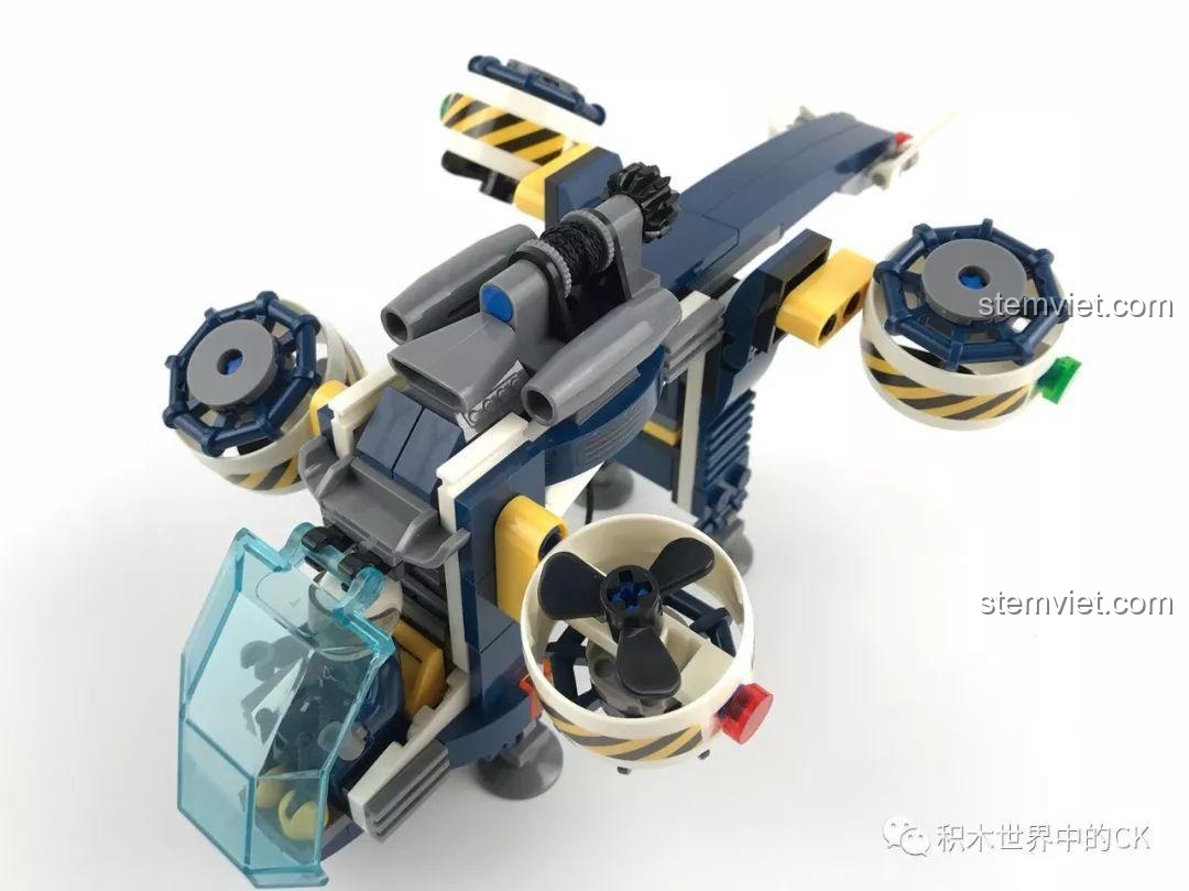 Hai động cơ cánh quạt phía sau của máy bay Sembo SD9510 có thể gập lại, một tính năng độc đáo của mô hình.