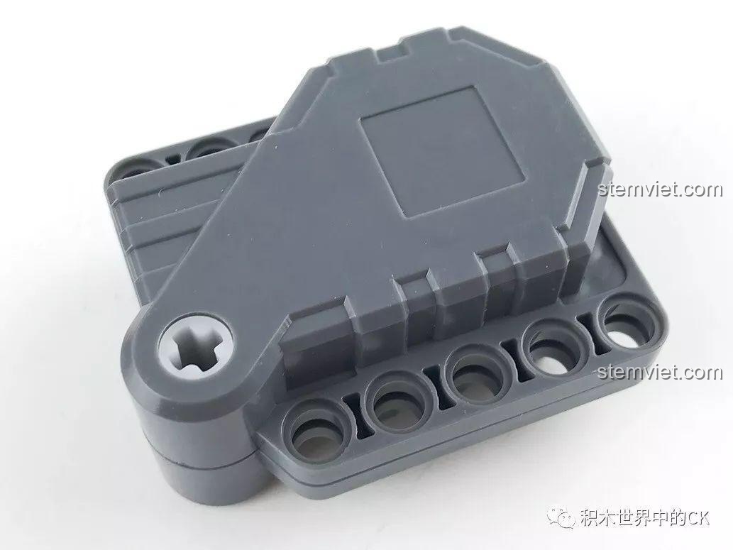 Cận cảnh chi tiết động cơ kéo lùi (pull-back) màu xám trong bộ lắp ghép Xe Jeep Địa Hình Kéo Lùi Winner giá rẻ.