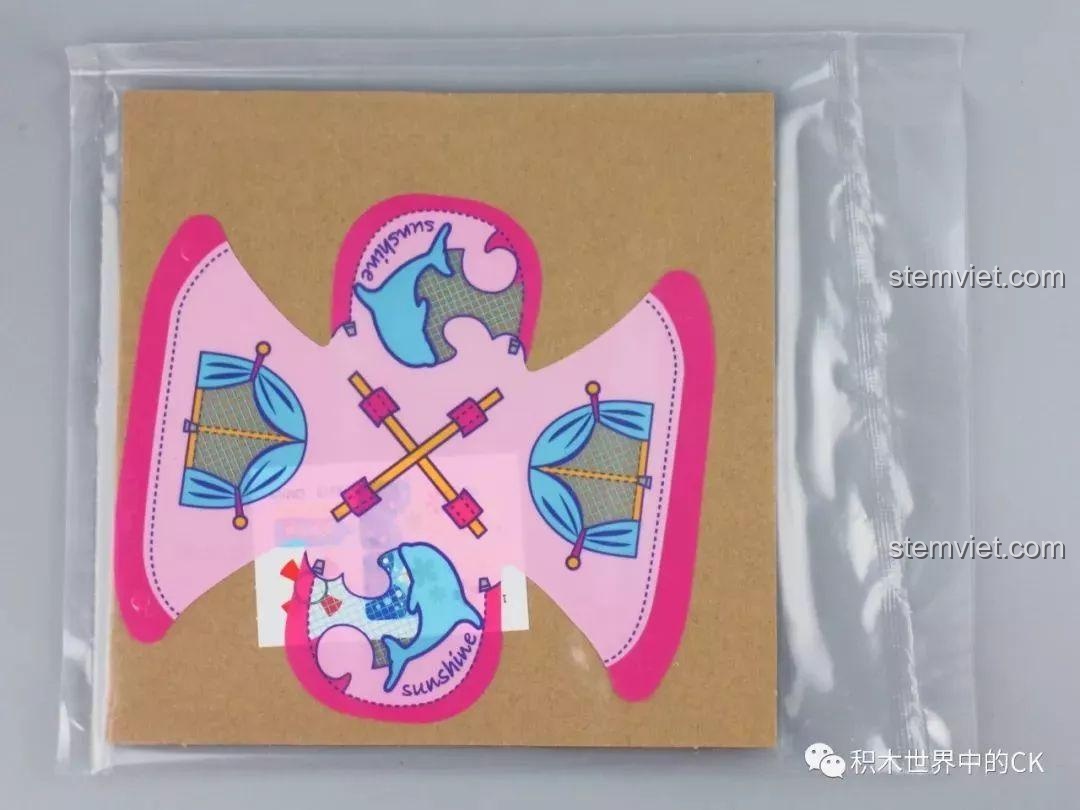 Tấm vải lều và sticker được đóng gói cẩn thận trong bộ QMAN, đảm bảo chất lượng khi đến tay người dùng.