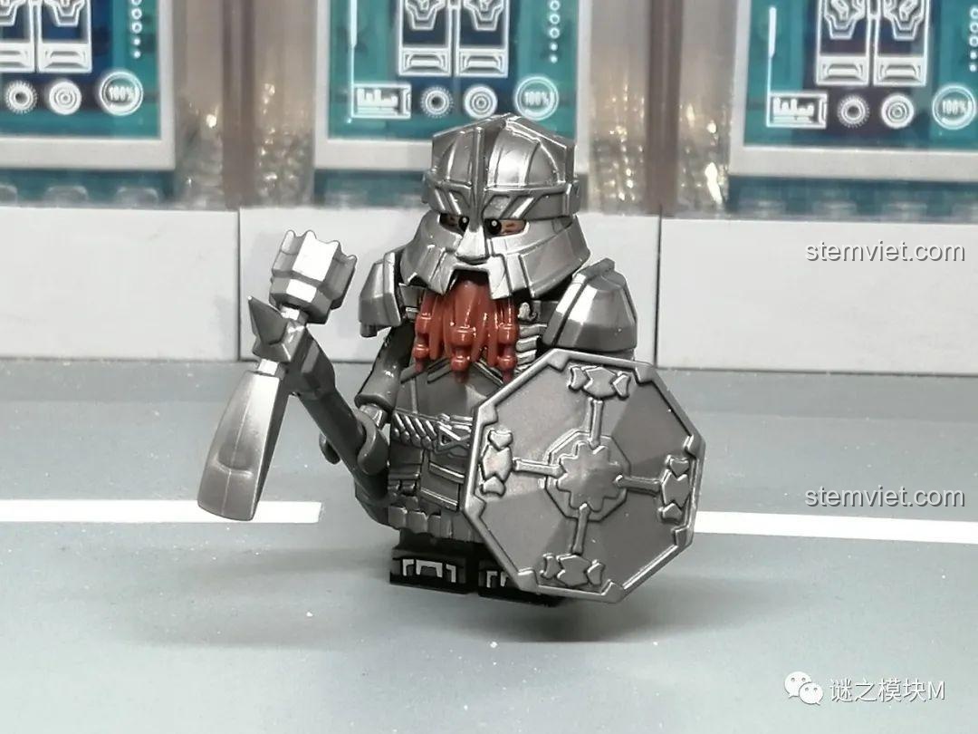 Minifigure Dwarf Warrior XP-411 với giáp bạc và rìu